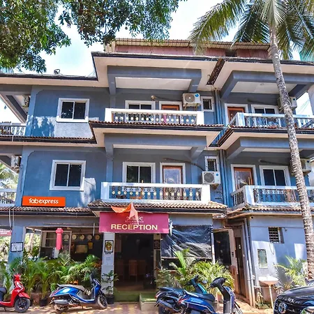 Отель Fabexpress The Tasty Buds - 500M From Baga Beach